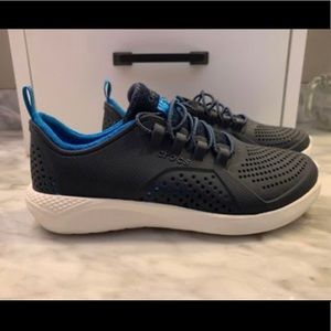 Big kids Crocs, size 2. Like new!